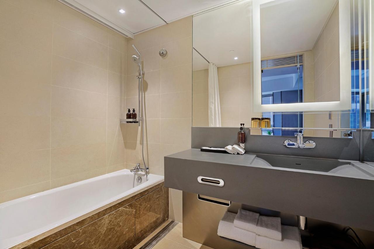 הונג קונג Hotel Alexandra מראה חיצוני תמונה